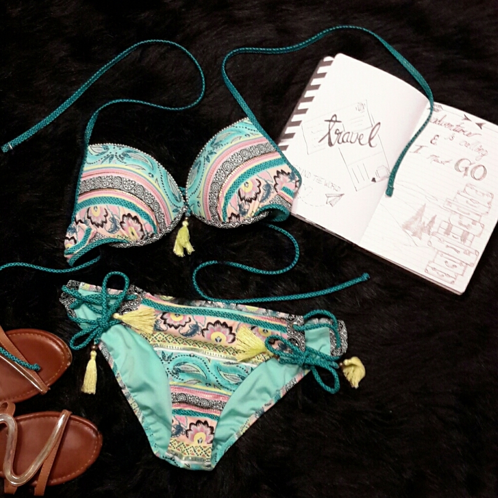 Shade & shore bikini set